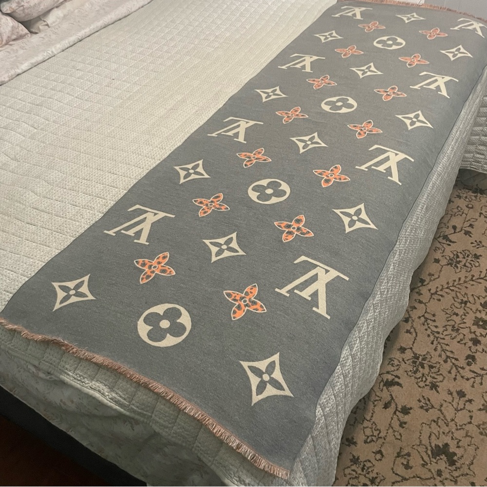 Louis Vuitton Bed Runner Gray & Beige AOP Logo Italy LV Wide Home Wrap